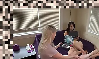 young teenie pussy play