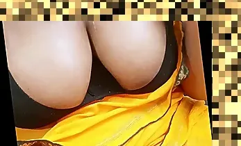 boobs in saree