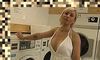 milf blonde big ass