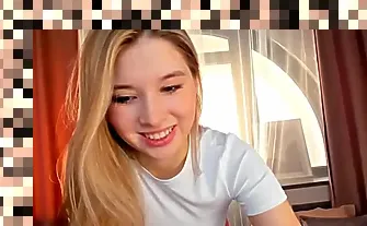 blonde webcam solo