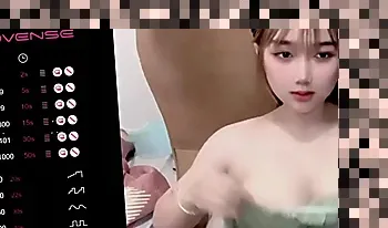 huge tits webcam