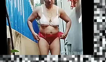 indian aunty bathing